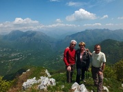 Dai ciliegi in fiore di PIAZZOLI (1183 m.) alla bella Madonnina dei CANTI (1563 m.) il 14 maggio 2013  - FOTOGALLERY